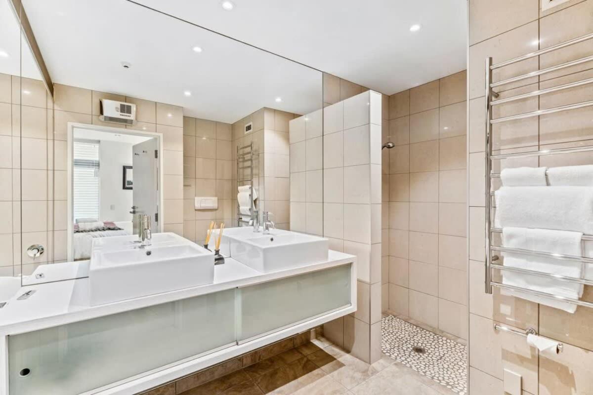 Pembroke Luxury Apartment Wanaka Bagian luar foto