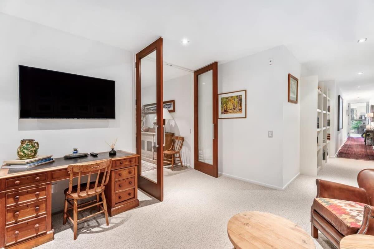 Pembroke Luxury Apartment Wanaka Bagian luar foto