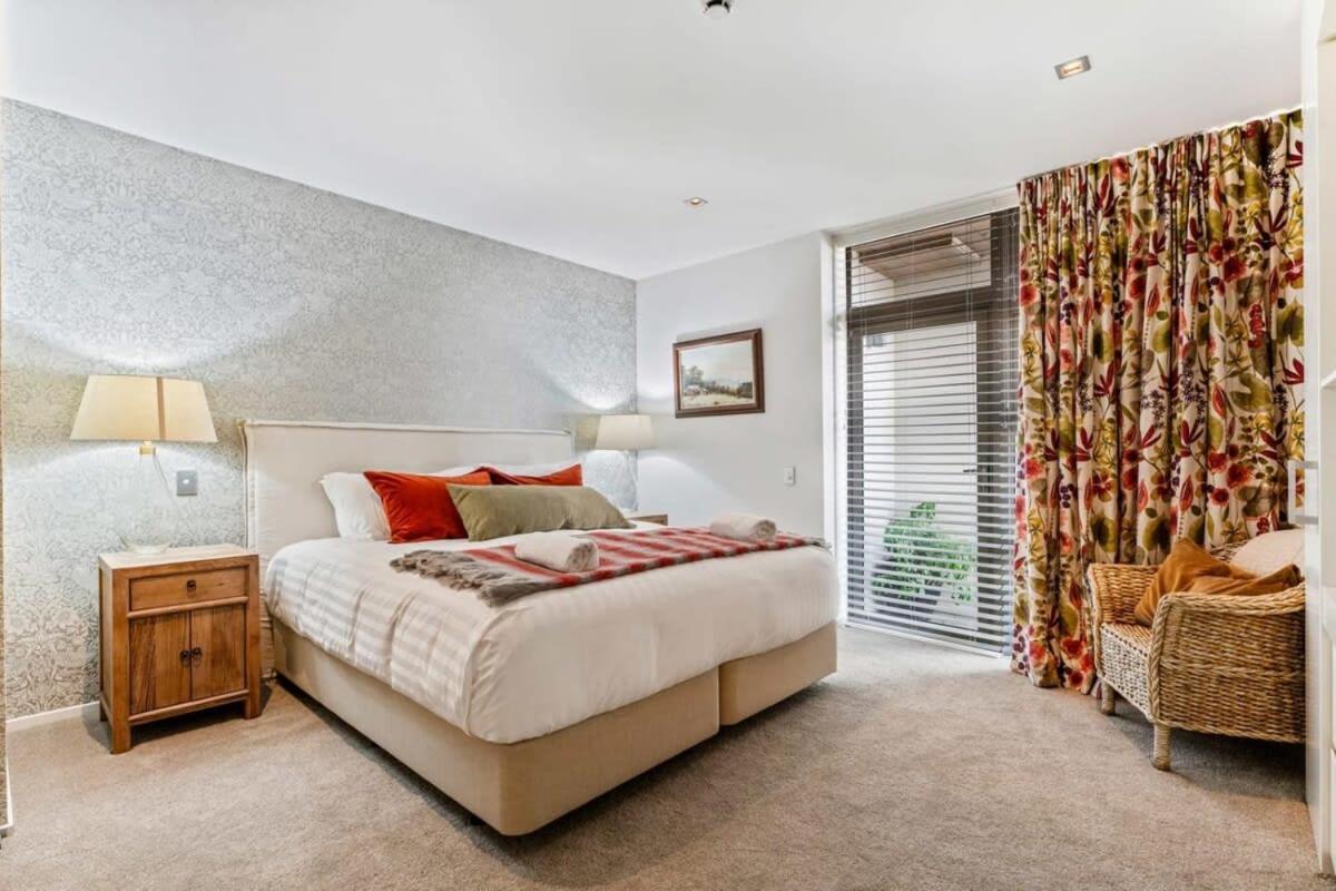 Pembroke Luxury Apartment Wanaka Bagian luar foto